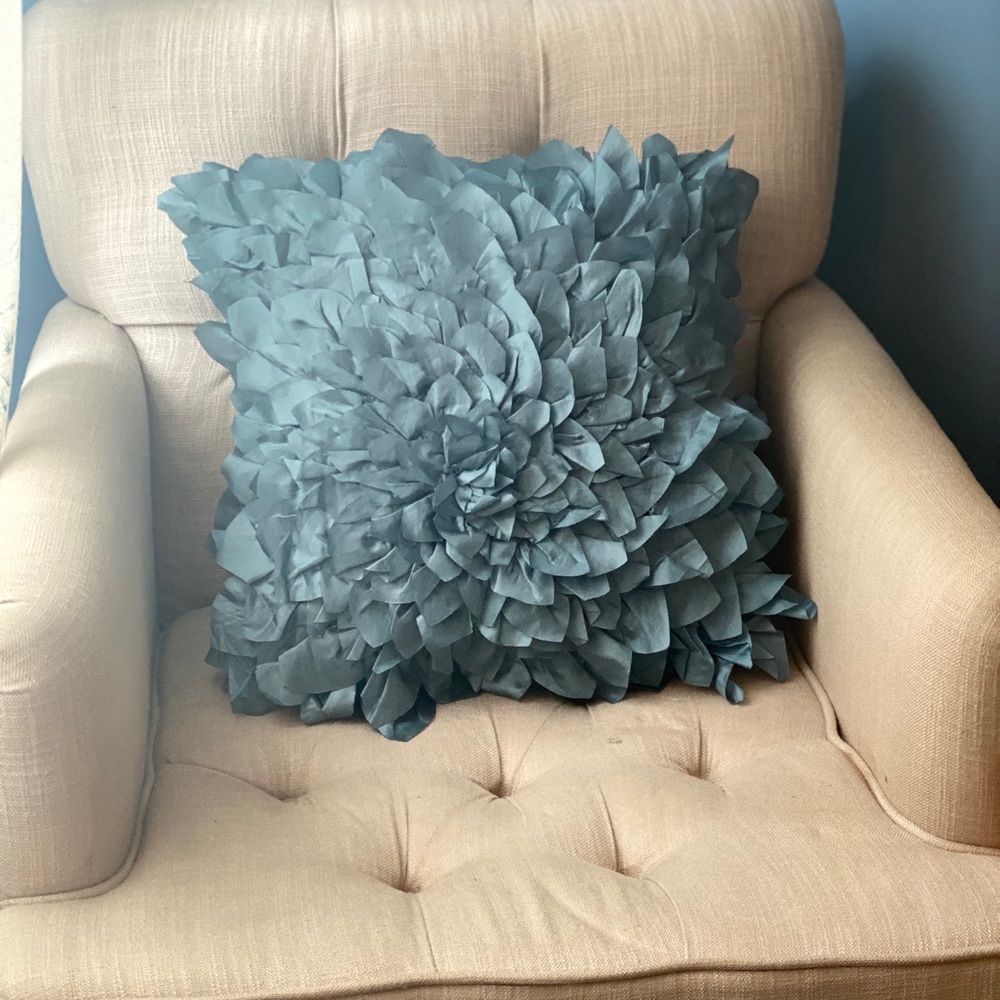🆕flower petal satin blue pier one pillow cover - Picture 3 of 5